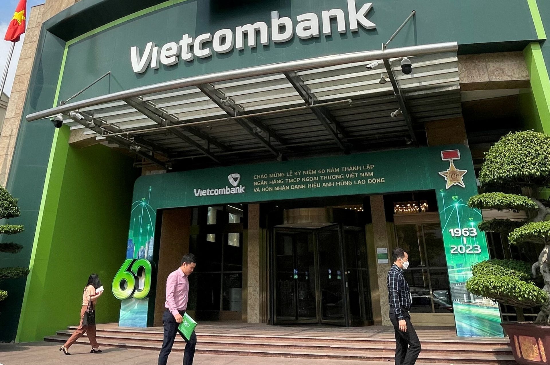 Vietnamese banks line up $7b share sales amid economic boom